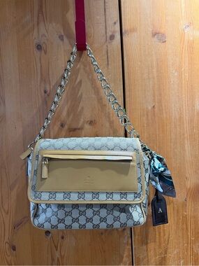 Gucci shoulder bag
